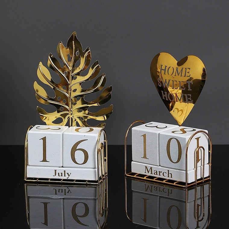Wood & Metal Perpetual Desk Calendar, Modern European Style Decorative Calendar for Home & Office